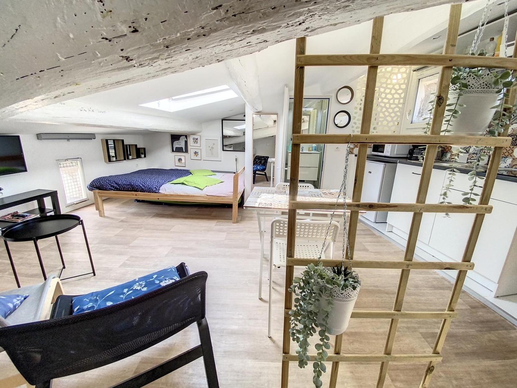 Sète Petit St Louis Studio Mansarde Atypique Climatise מראה חיצוני תמונה