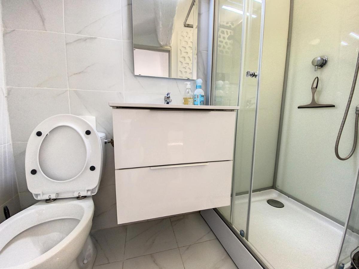 Sète Petit St Louis Studio Mansarde Atypique Climatise מראה חיצוני תמונה